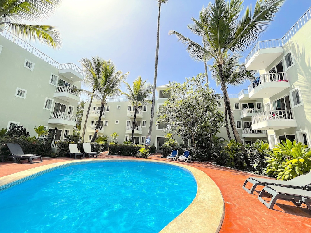 relax studios deluxe pool wifi beach