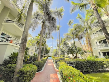 relax studios deluxe pool wifi beach