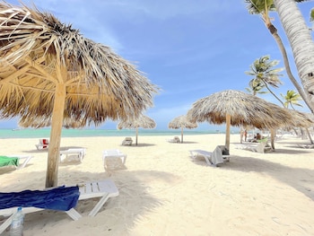 relax studios deluxe pool wifi beach