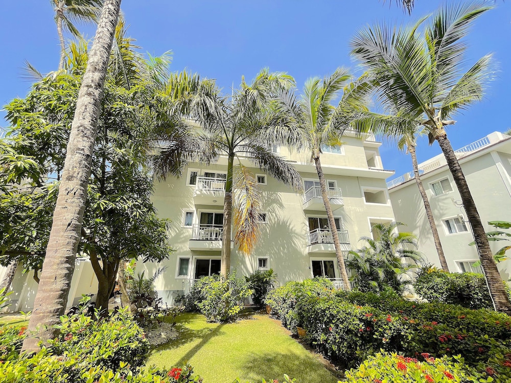 relax studios deluxe pool wifi beach