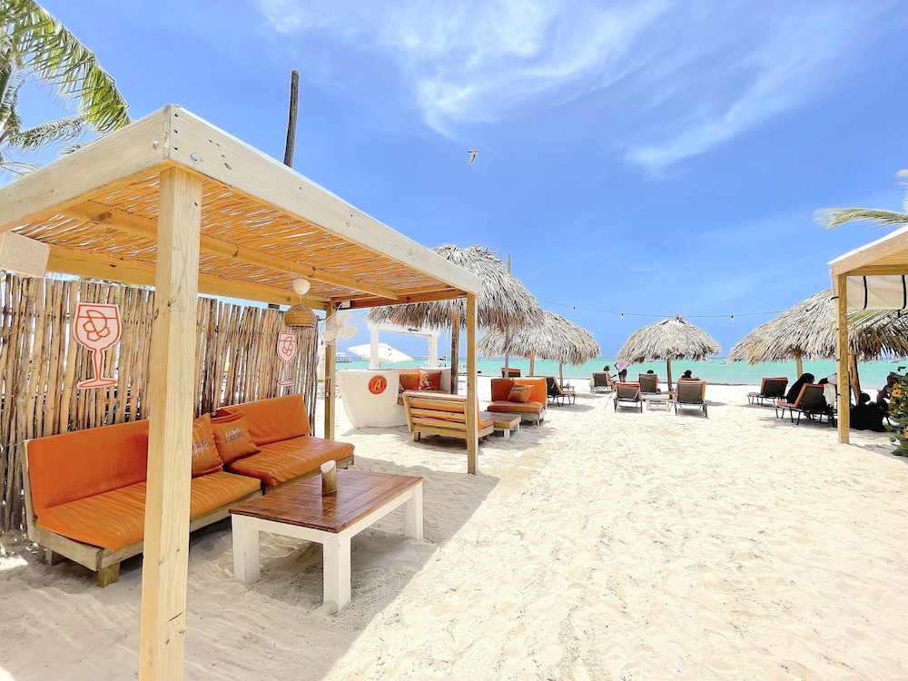 relax studios deluxe pool wifi beach