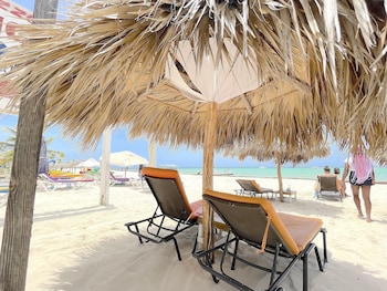 relax studios deluxe pool wifi beach