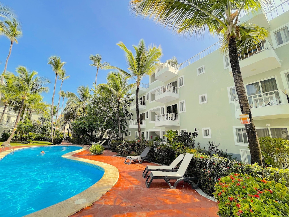 relax studios deluxe pool wifi beach