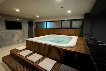 marinus beach hotel