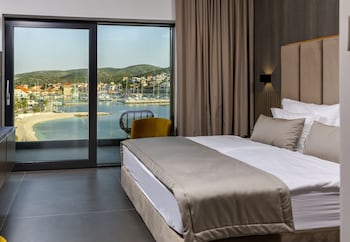 marinus beach hotel