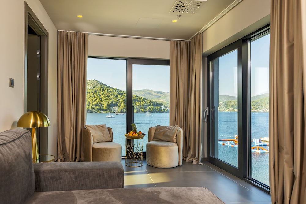 marinus beach hotel