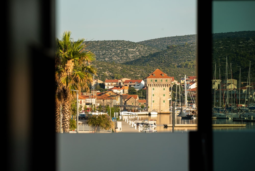marinus beach hotel