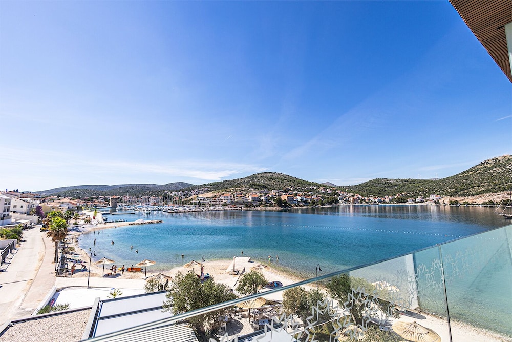 marinus beach hotel