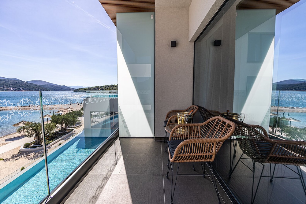 marinus beach hotel