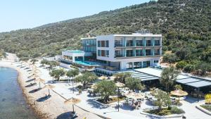 marinus beach hotel