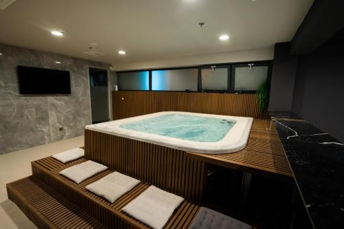 marinus beach hotel