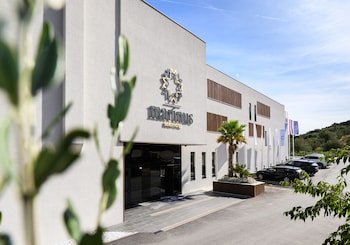 marinus beach hotel