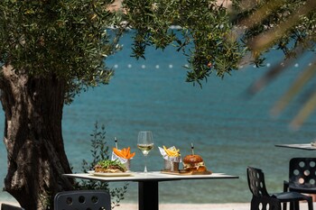 marinus beach hotel