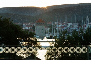 marinus beach hotel