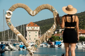 marinus beach hotel