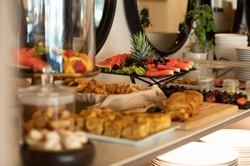 marinus beach hotel