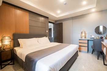 12 the residence hotel and apartment