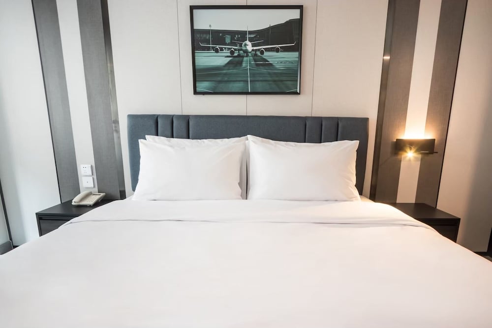 12 the residence hotel and apartment