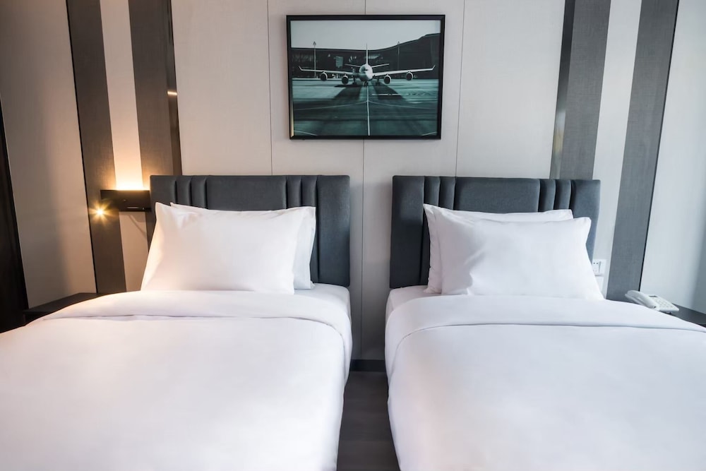 12 the residence hotel and apartment