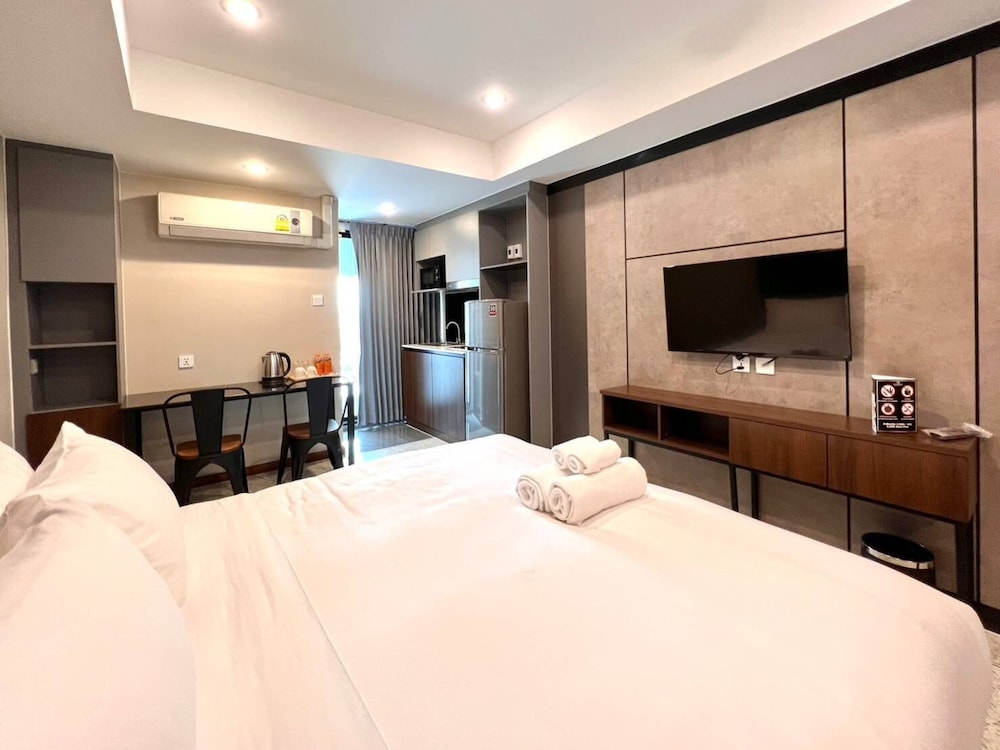 12 the residence hotel and apartment