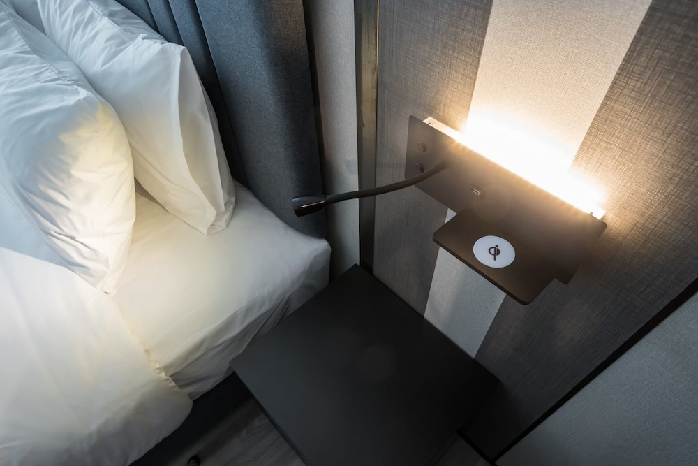 12 the residence hotel and apartment