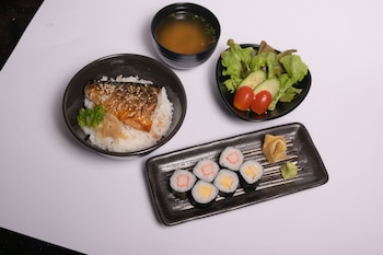 12 the residence hotel and apartment