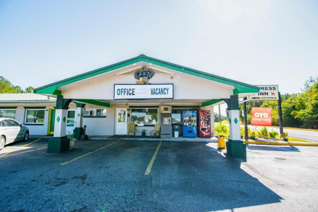 Oyo Hotel Calhoun, Ga I-75,,2 star