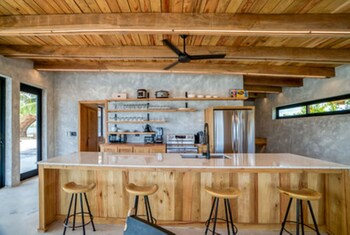 Seabird Belize,,4 star