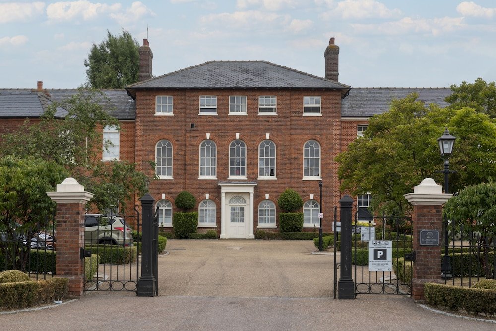 luxurious private one bedroom apartment