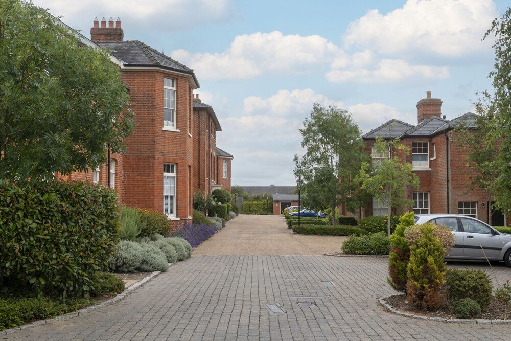 luxurious private one bedroom apartment