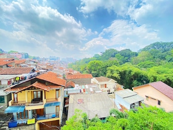 Spacious 2Br At Jarrdin Cihampelas Apartment,,0 star
