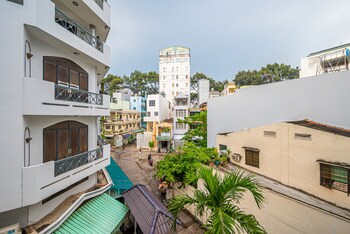 cozrum homes retro house