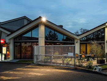 ibis cergy pontoise le port