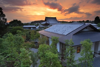 aoi suites at nanzenji kan un an