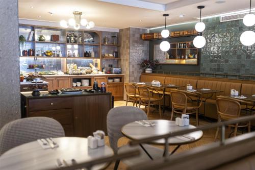 via sants hotel barcelona tapestry collection by hilton