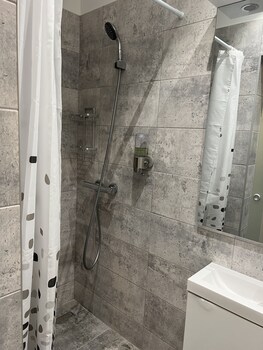cozy 2 room penthouse lakeview w14
