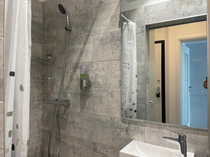 cozy 2 room penthouse lakeview w14