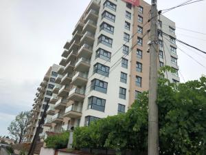cozy 2 room penthouse lakeview w14