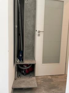 cozy 2 room penthouse lakeview w14