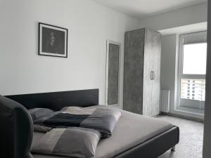 cozy 2 room penthouse lakeview w14