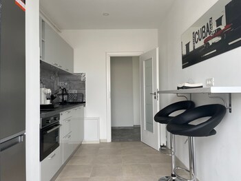 lakeview 2 room penthouse rooftop w15