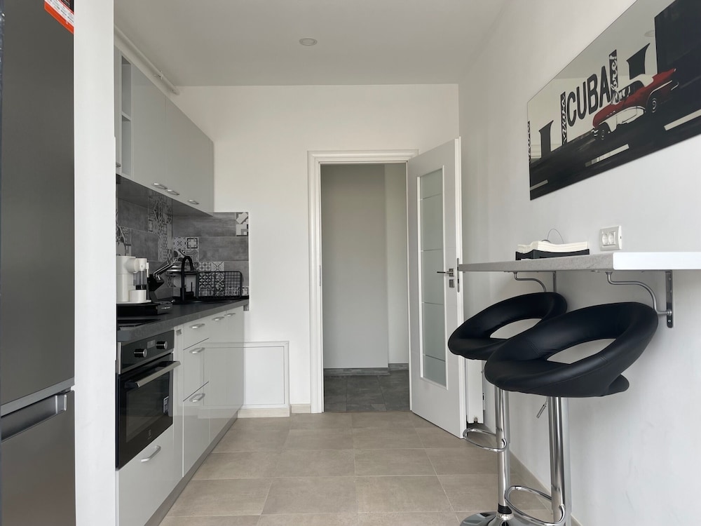 lakeview 2 room penthouse rooftop w15