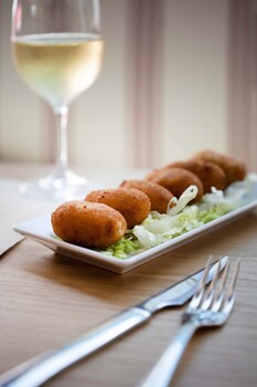 joes gomila boutique hotel