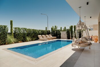 periyiali konnos villas beach resort