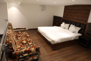 Calangute Castle,Bardez>>Arpora,3 star