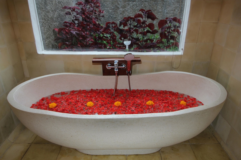 thantha serenity resort