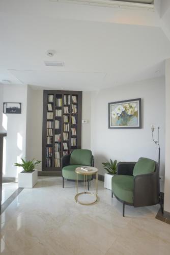 maia hotel suites