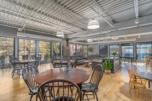 inns of virginia falls church