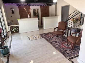 Lakeview Hotel,,2 star