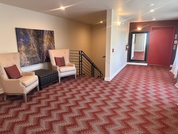 Lakeview Hotel,,2 star